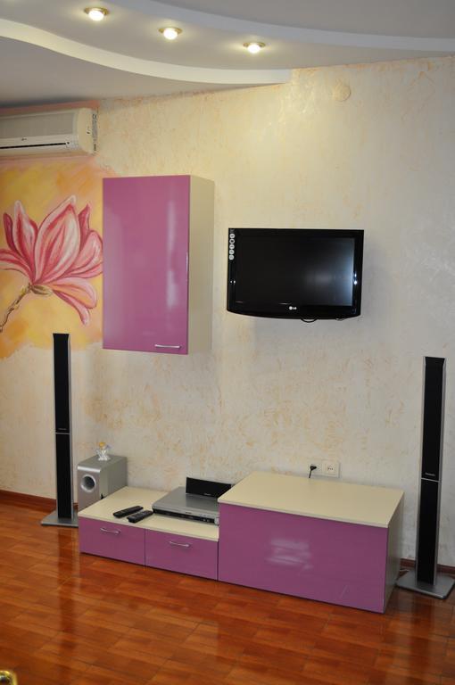 Apartment On Oleksandra Polia Avenue 110 Dnipro Exterior photo
