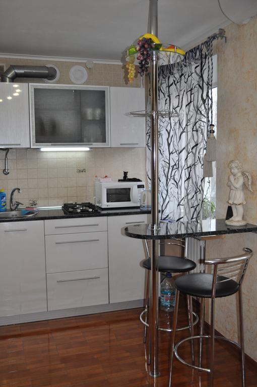 Apartment On Oleksandra Polia Avenue 110 Dnipro Exterior photo